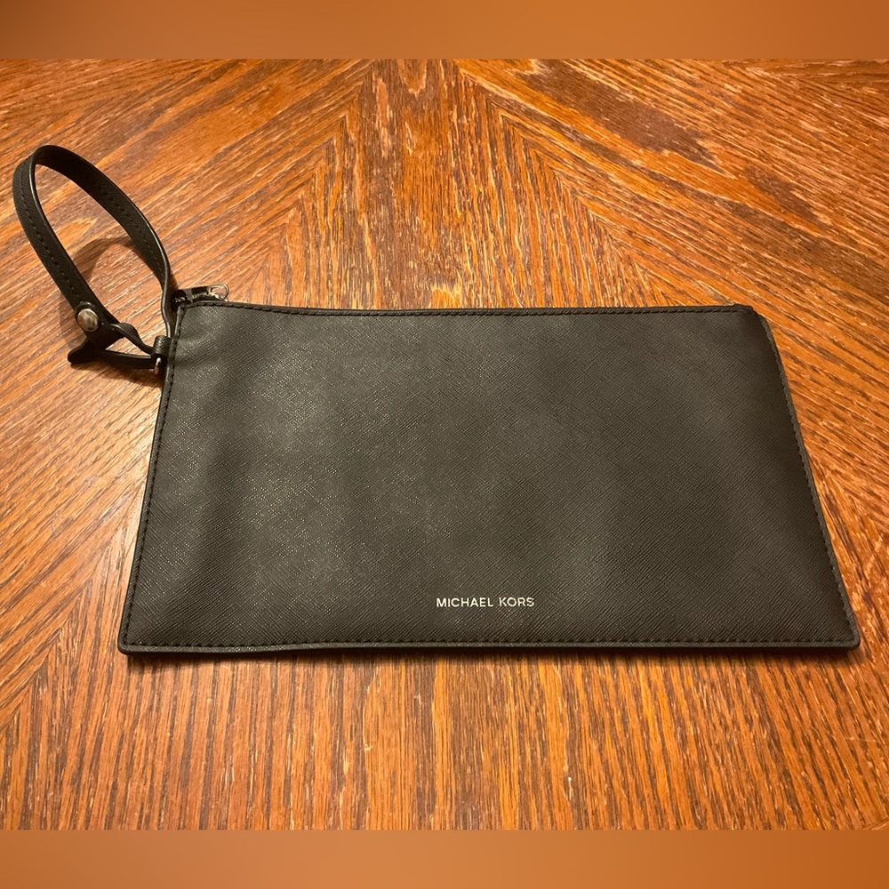 Attractive Durable Michael Kors Silver Hardware Black Logo Lining Wristlet Bag!